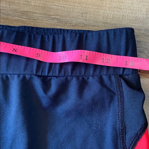 Under Armour Compression Capris - Picture 4 of 10